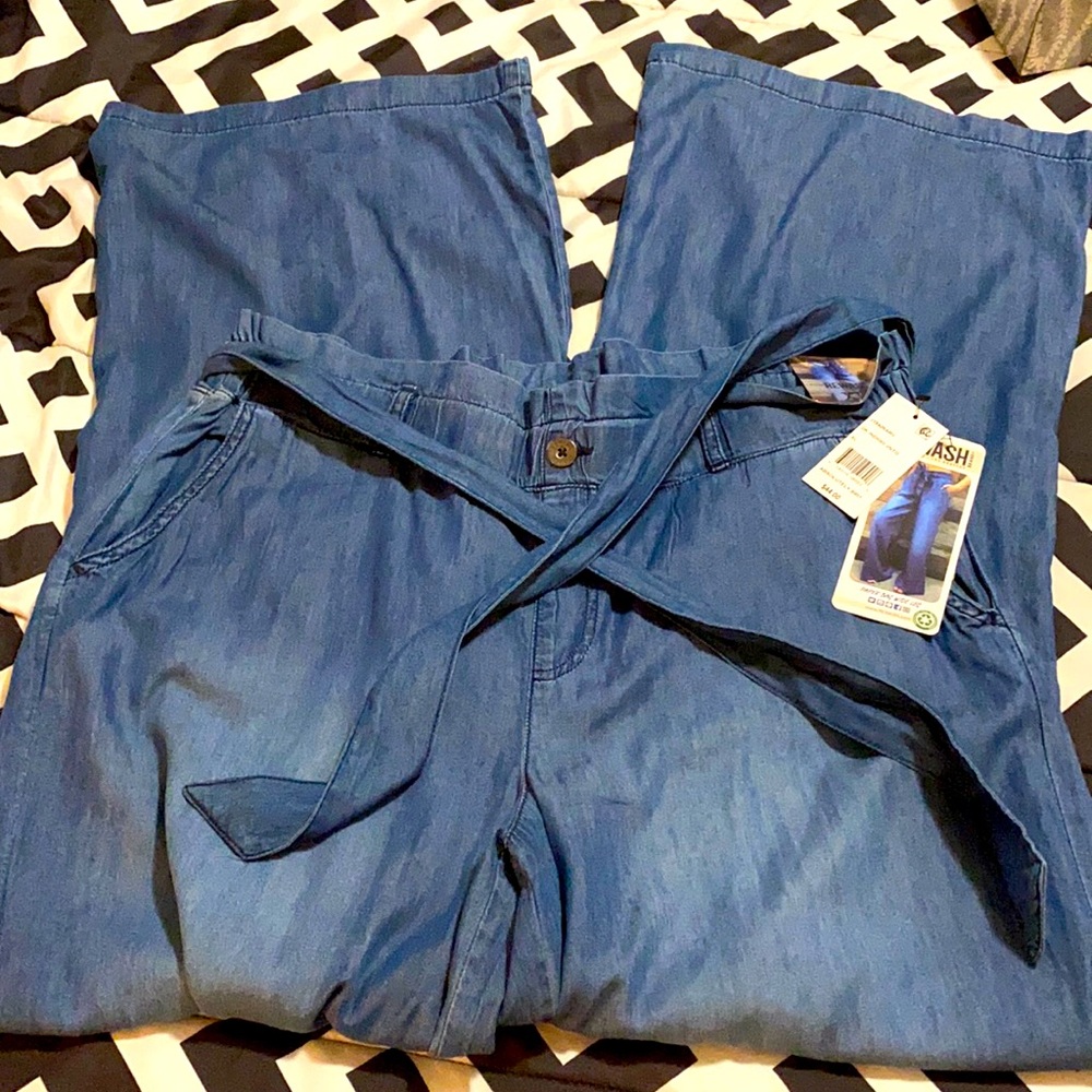 Woman’s paper bag wide leg lightweight denim pants